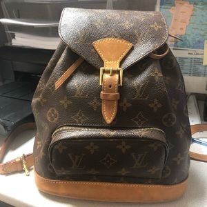 Louis Vuitton MM Montsouris